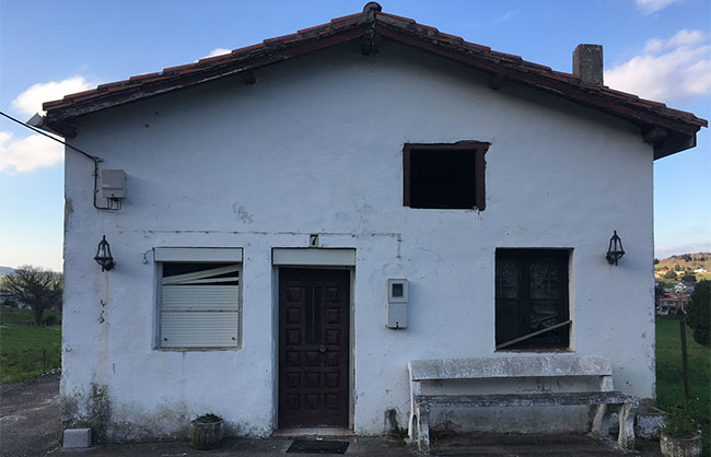 Proyecto de rehabilitacin y legalizacin de construccin ganadera anexa a vivienda en Arnuero (Cantabria)